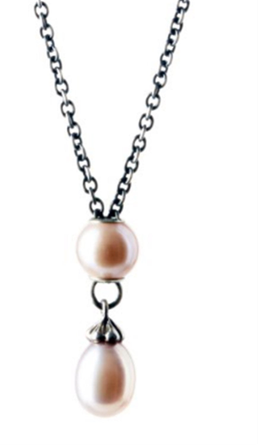 Pearl on pearl necklace, rose